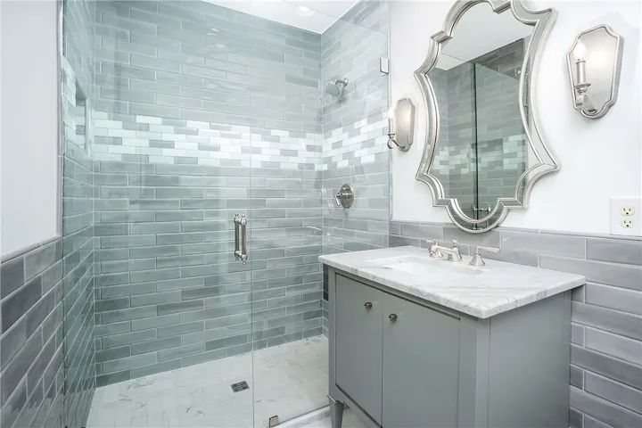 En suite bathroom for bedroom 4