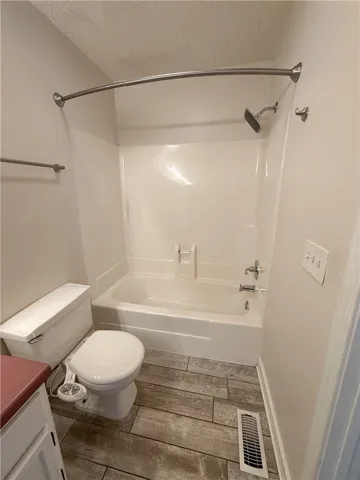 1033 Stonegate Drive E, Auburn, Alabama 36832