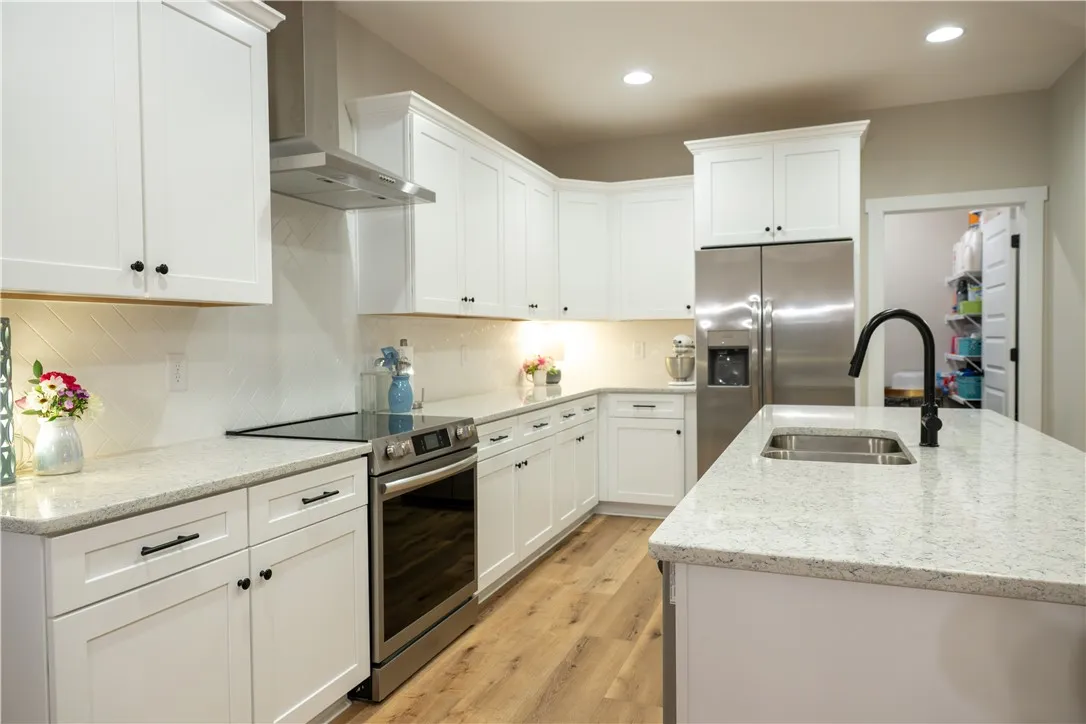 Kitchen with center island