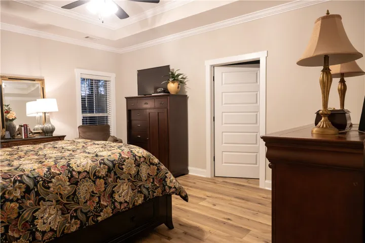 Master bedroom with en-suite bathroom