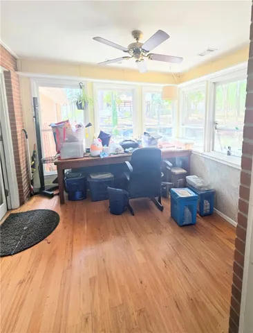 Sunroof- Flex space, entrances from the kitchen & the primary bedroom