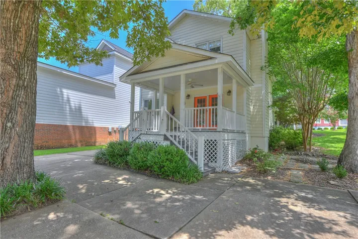 125 Charleston Place, Auburn, Alabama 36830