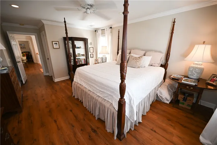 Hardwood​​‌​​​​‌​​‌‌​‌‌​​​‌‌​‌​‌​‌​​​‌​​ flooring!