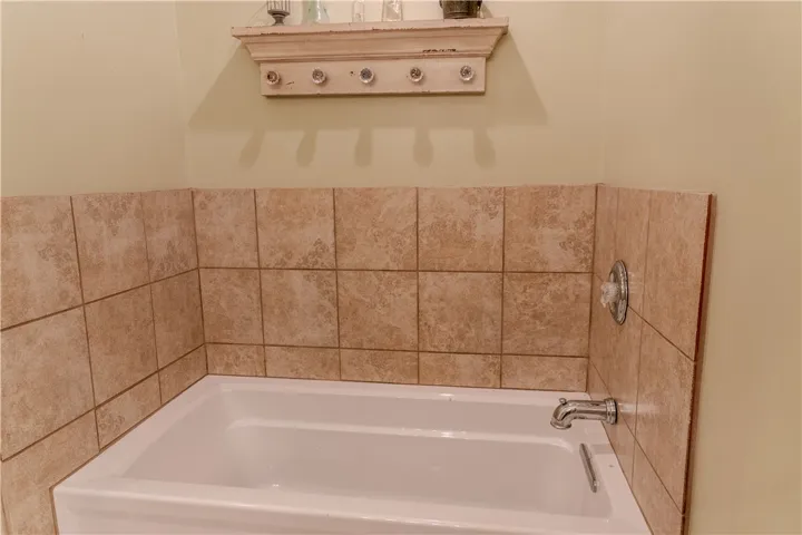 Master bath garden tub.