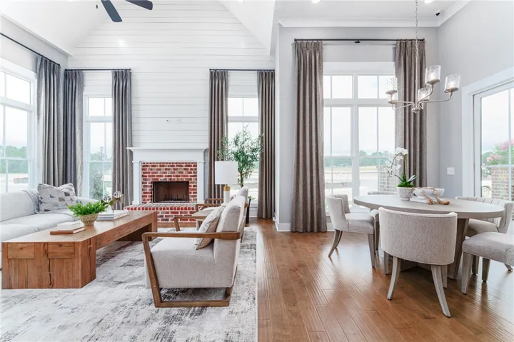 BRADFORD FLOOR PLAN MODEL MAIN LIVING AREA