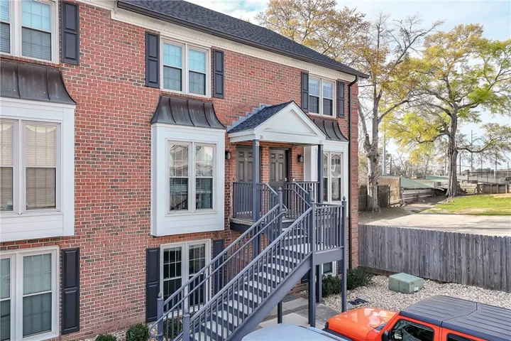 College Square Unit 25