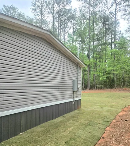 Features durable vinyl siding and newly added SOD