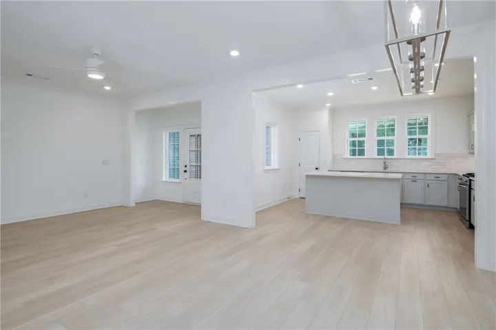 1738 Woodland Pines Lane 280, Auburn, Alabama 36830