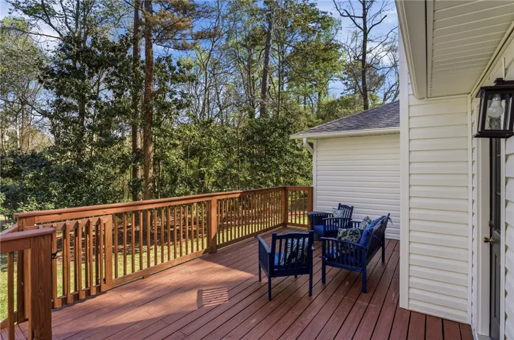 Spacious back deck is in excellent condition