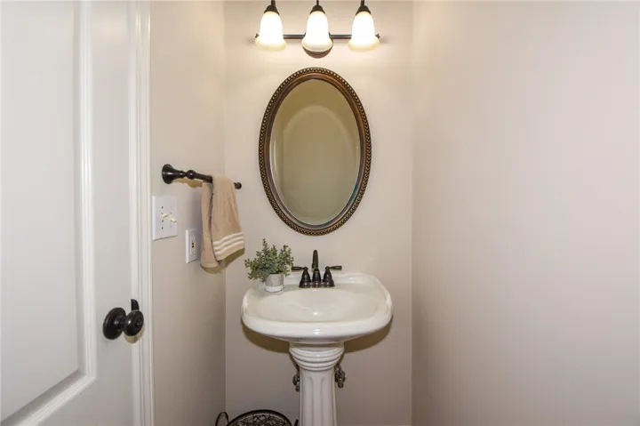 2447 Oakwoods Lane, Alexander City, Alabama 35010