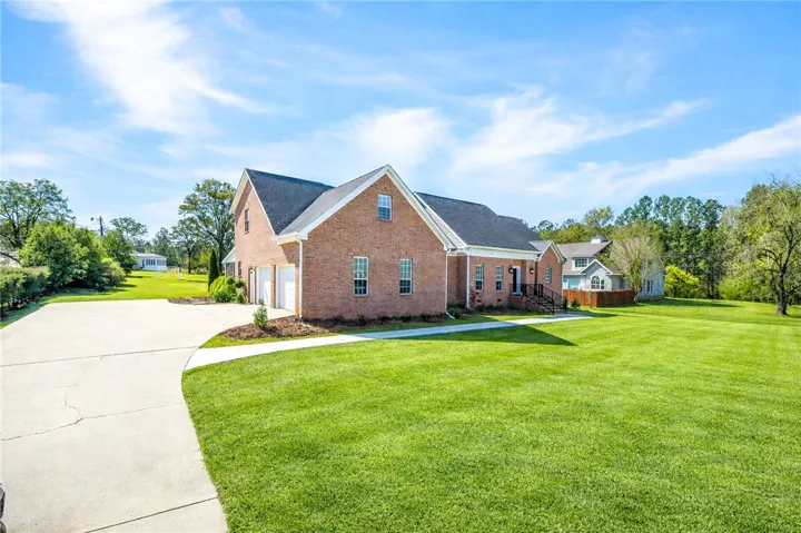 2447 Oakwoods Lane, Alexander City, Alabama 35010