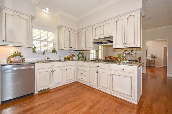 2447 Oakwoods Lane, Alexander City, Alabama 35010