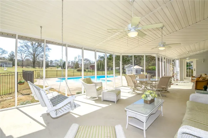 2447 Oakwoods Lane, Alexander City, Alabama 35010