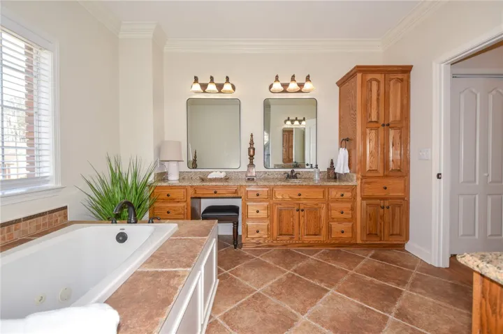 2447 Oakwoods Lane, Alexander City, Alabama 35010