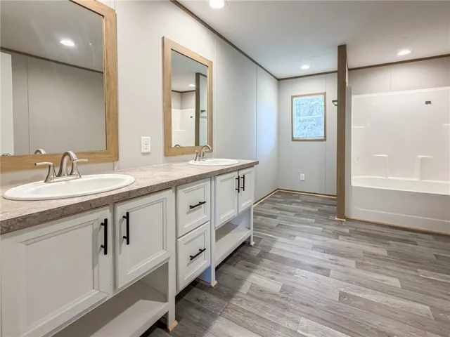 primary en-suite bath
