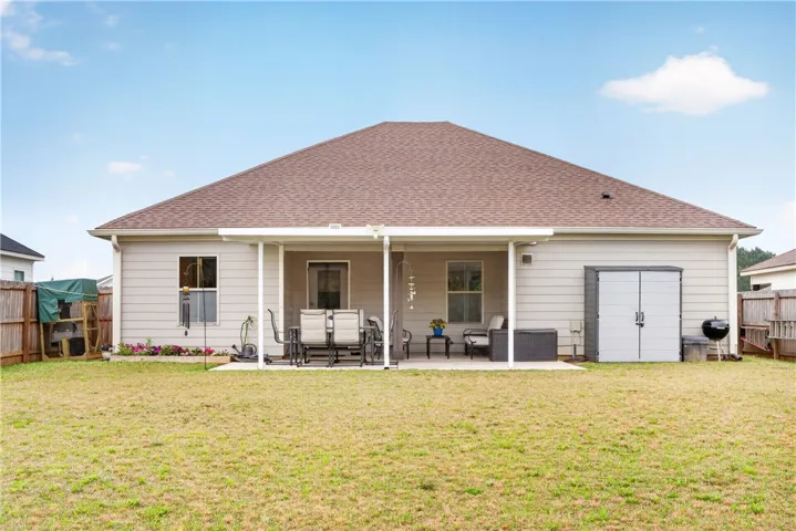 401 Bush Creek Road, Opelika, Alabama 36804