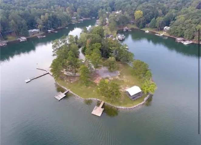 Indian Shores Amenities