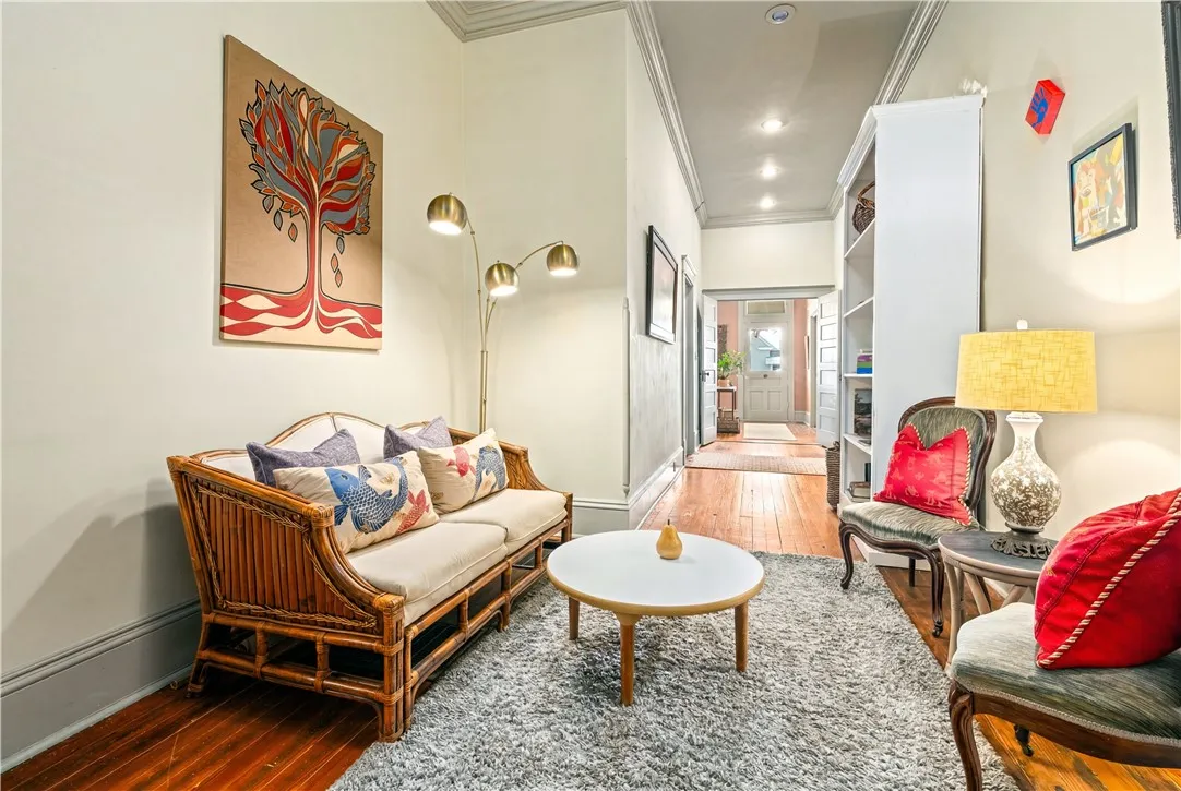 Central hallway lounge space.