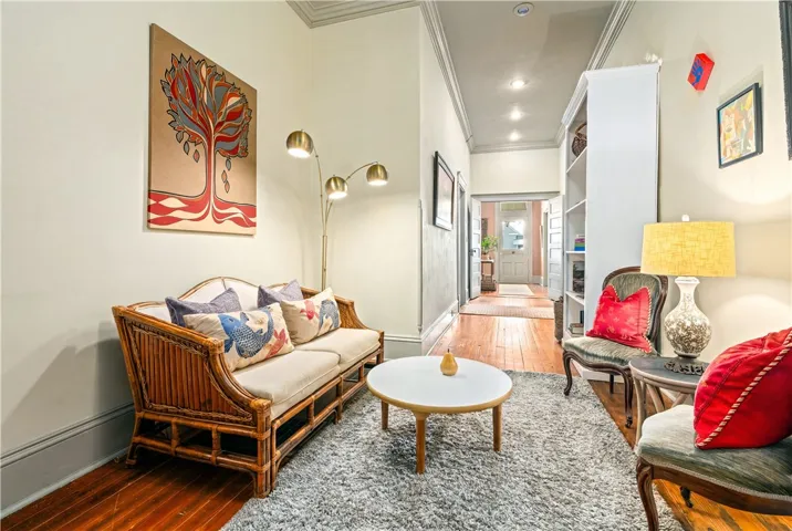Central hallway lounge space.