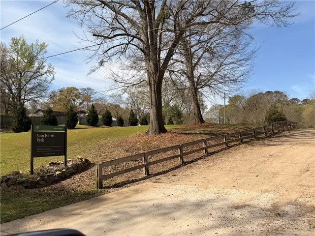 Located Close to Sam Harris Park!