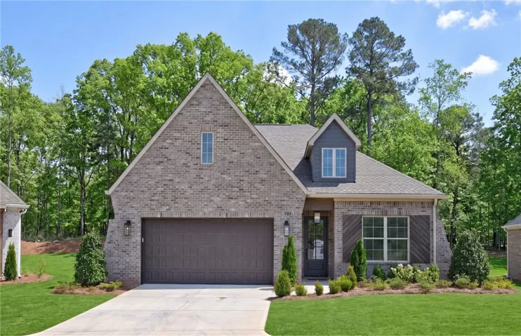 Welcome to 585 Windsor Drive!