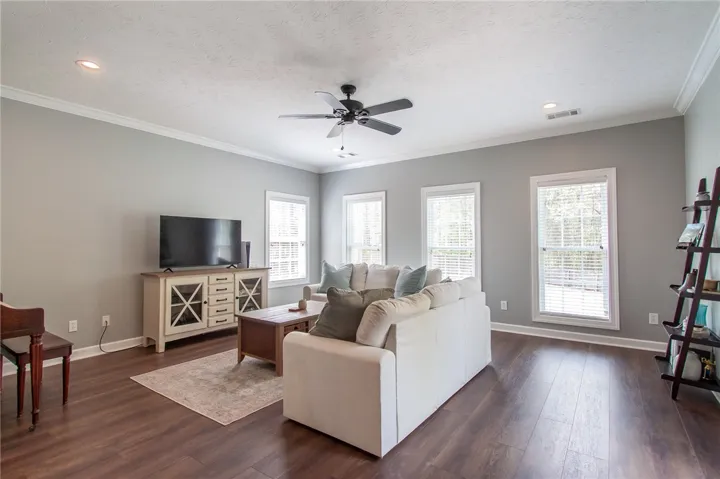 Bonus Room or Bedroom