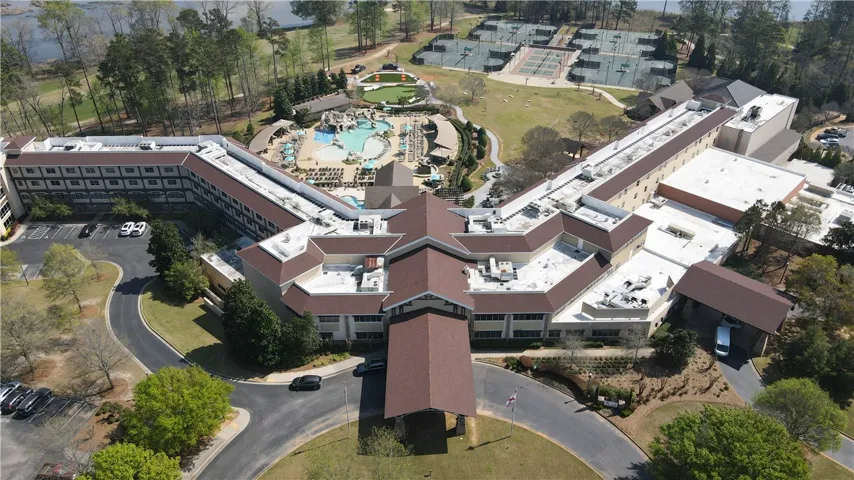 So many community amenities!