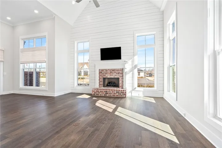 18' vaulted ceilings with gas ball insert