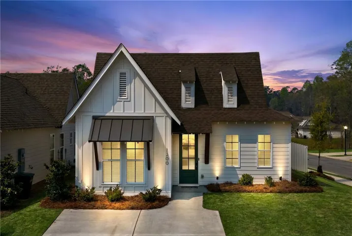 1300 Woodland Circle is excited to meet it's new owner & welcome them home to Fox Run Village.  Friendly & convenient to much of what Opelika has to offer!