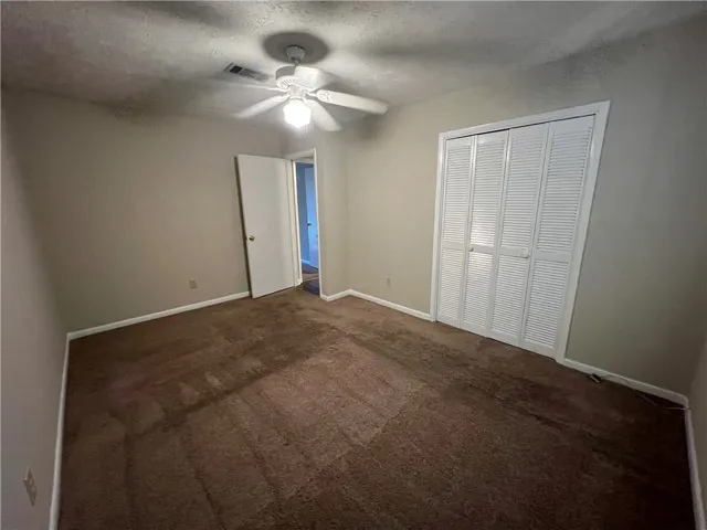 100 side bedroom 2

(pic from before tenant moved in)