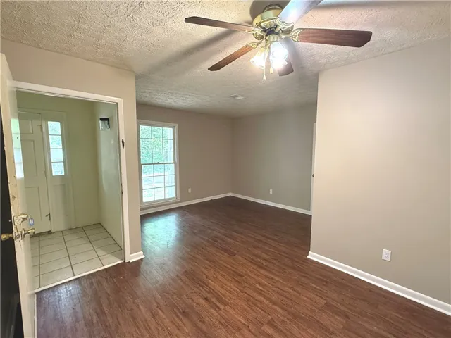 102 Living room/ dining