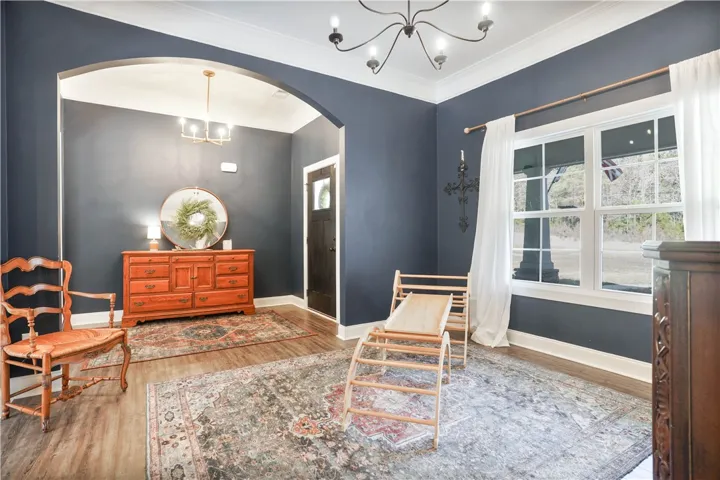 Formal Dining / Flex Space with arched entry - Perfect for hosting or even an office set up