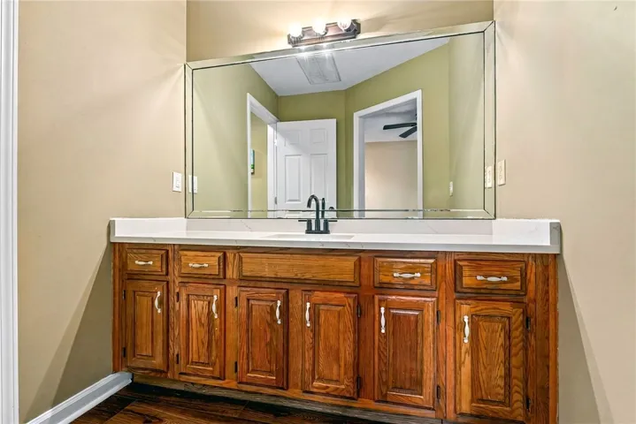 Guest Bathroom 3