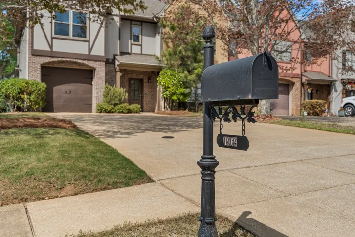 Welcome to 1969 Stephanie Ct in Auburn Alabama!