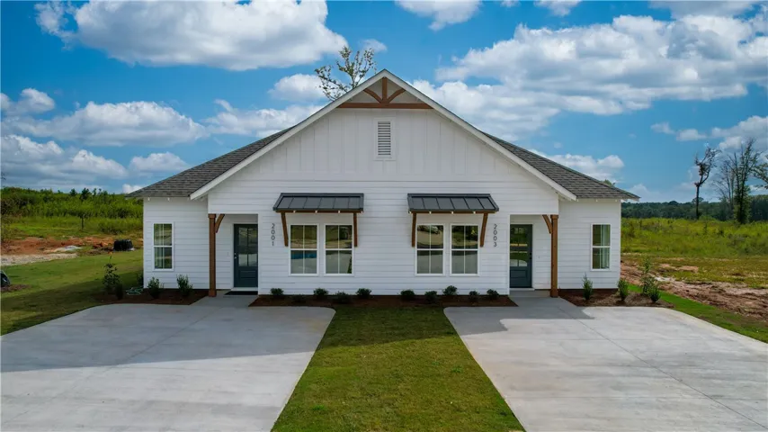 Example photo of a completed Camellia Duette. 2 bed/2 bath in Valley, AL!