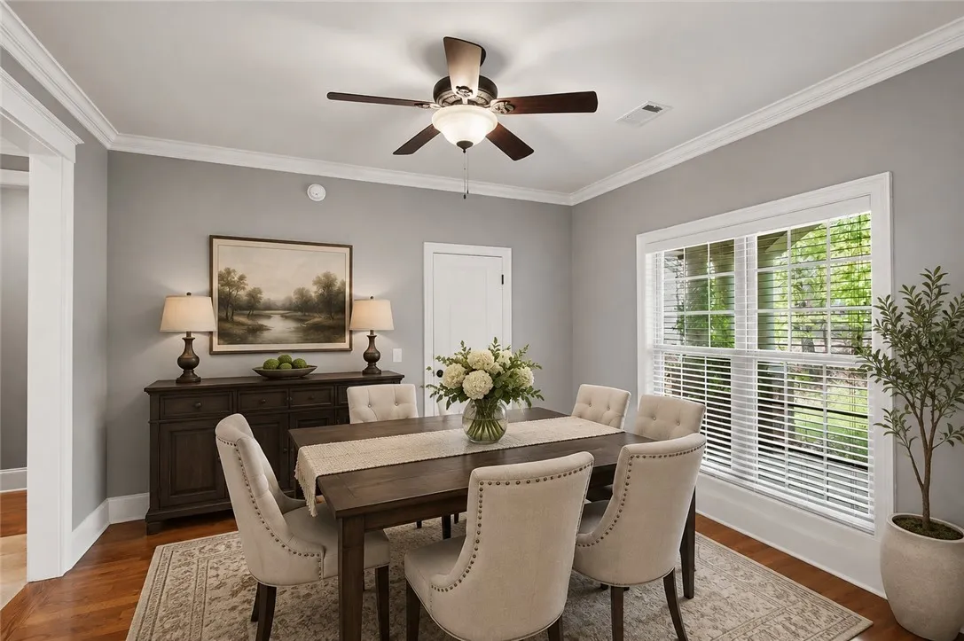 Dining room or office
Virtual staging