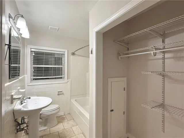141 Bathroom