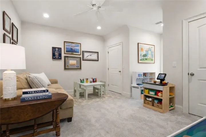 The bonus room or 5th bedroom has two walk-in closets, along with a window niche.