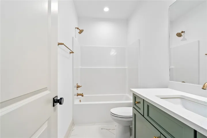 588 Glenview Court, Auburn, Alabama 36830