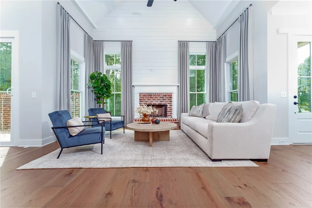 ARLINGTON MODEL HOME