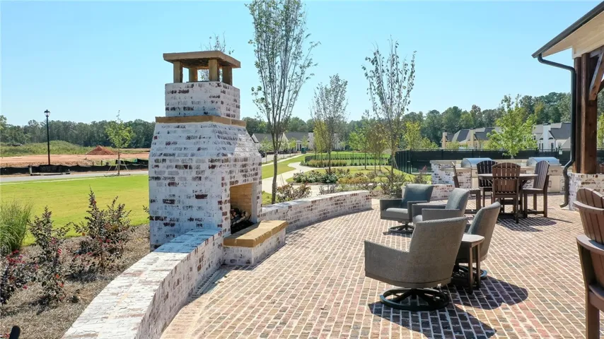 DAWSON CORNER AMENITIES