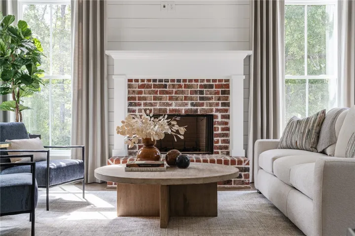 ARLINGTON MODEL HOME