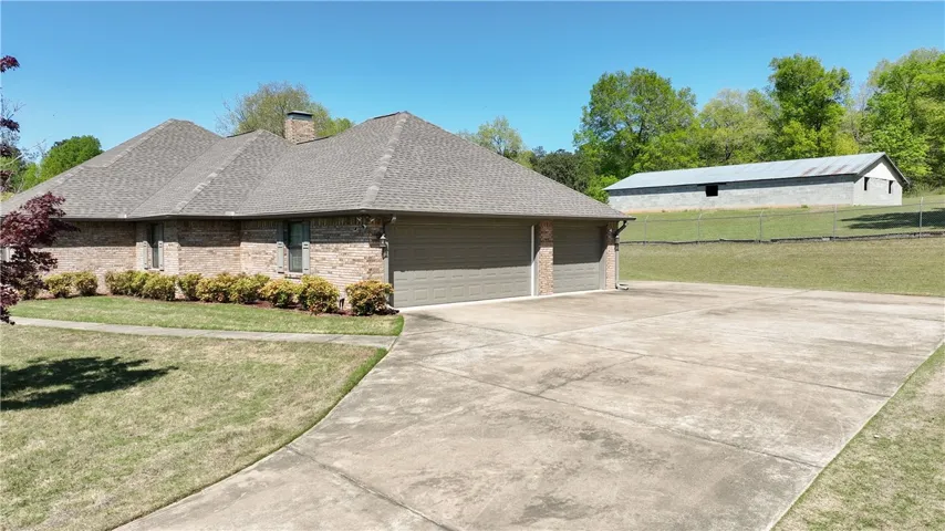 oversized 3 car garage