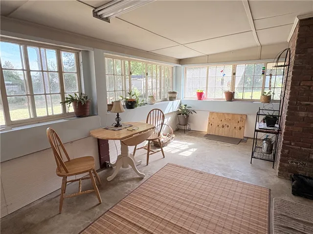 sunroom (not included in sq footage)