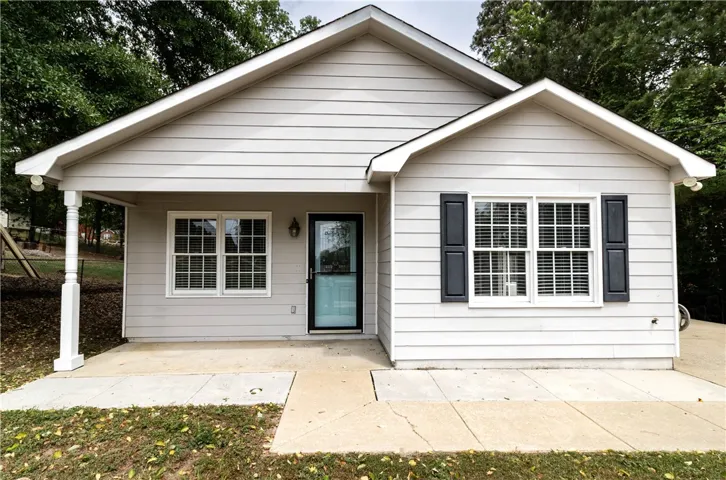 Front view of home
