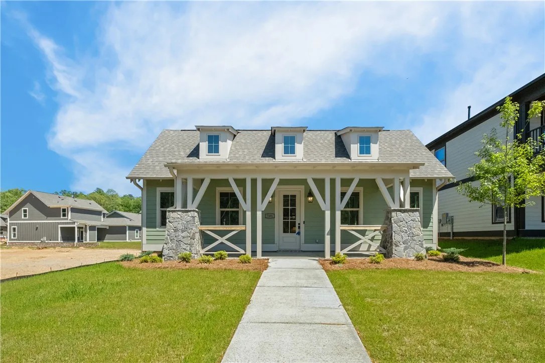This image is of a previously built Foxglove A home, not the home for sale.