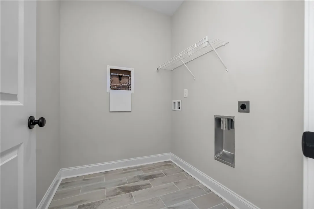This image is of a previously built Foxglove A home, not the home for sale.