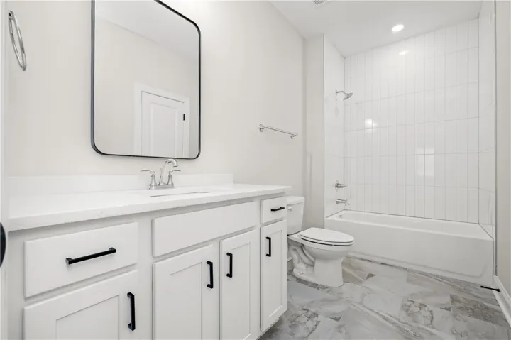 This image is of a previously built Foxglove A home, not the home for sale.