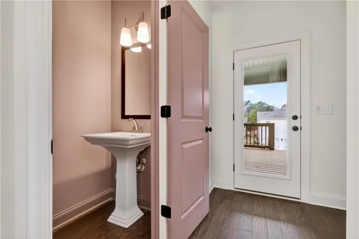 4 James Burt Parkway, Auburn, Alabama 36830