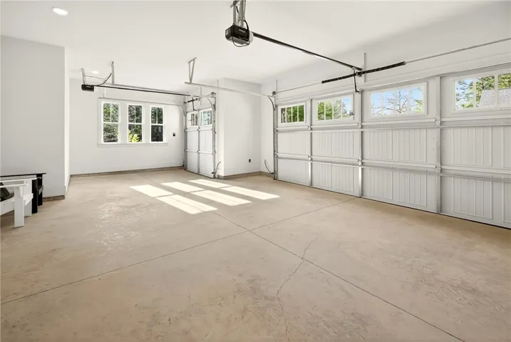 2.5 Car Garage